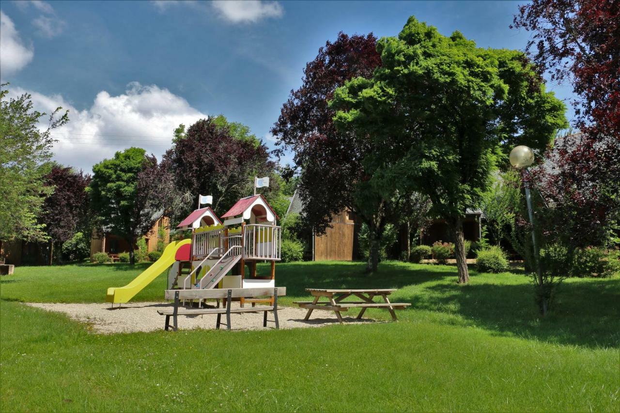 Camping Le Paisserou Najac Exteriér fotografie